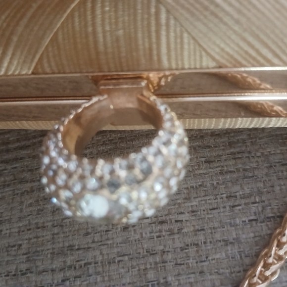 Gold Chic Clutch for Special Occasions - Picture 4 of 8